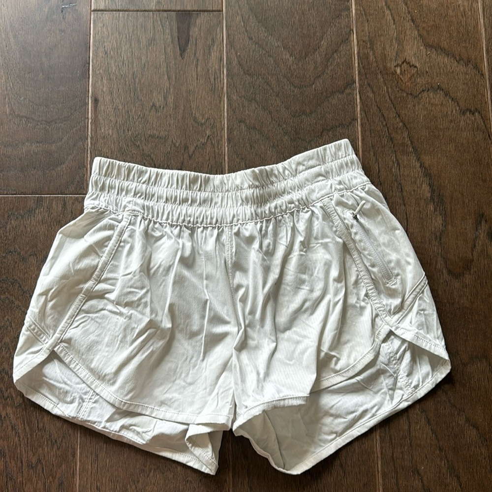 Lululemon Tracker Short 4" Inseam Size 6